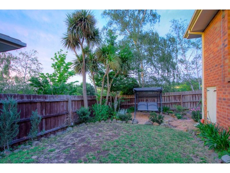 19 Lawrence Drive, Berwick VIC 3806