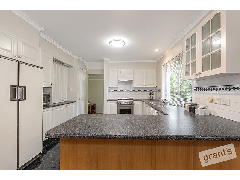 6 Selby Court, Berwick VIC 3806