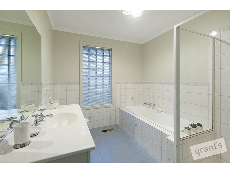 6 Selby Court, Berwick VIC 3806