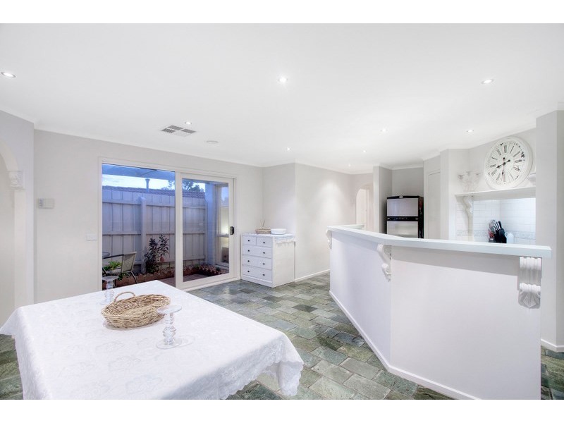 2 Adelaide Close, Berwick VIC 3806