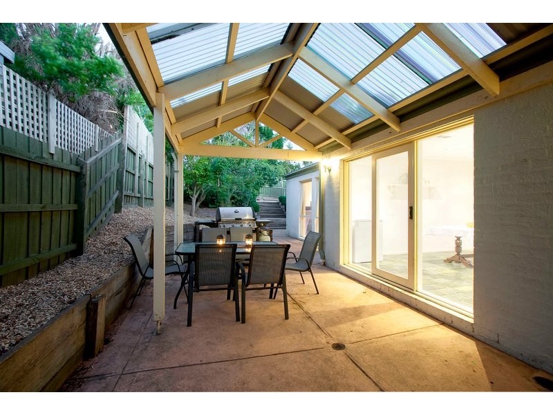 2 Adelaide Close, Berwick VIC 3806