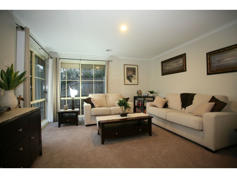 23 Lisburn Way, Berwick VIC 3806