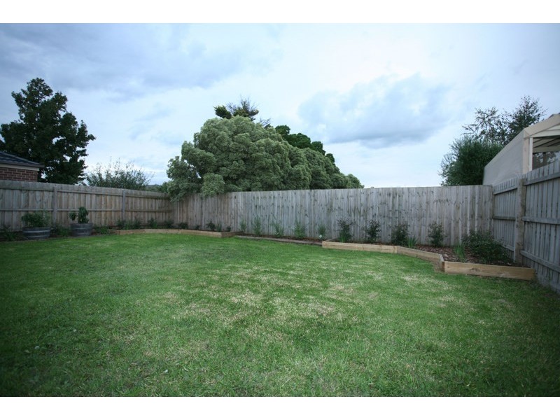 23 Lisburn Way, Berwick VIC 3806