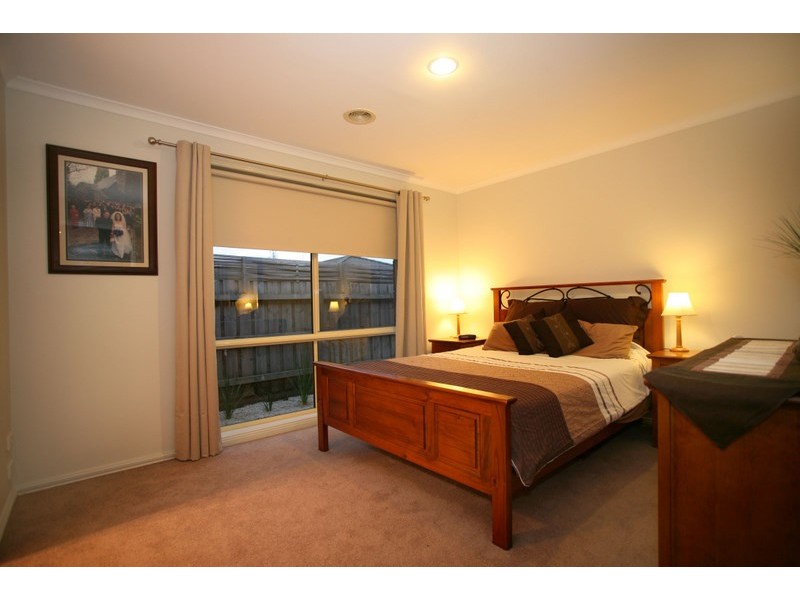 23 Lisburn Way, Berwick VIC 3806