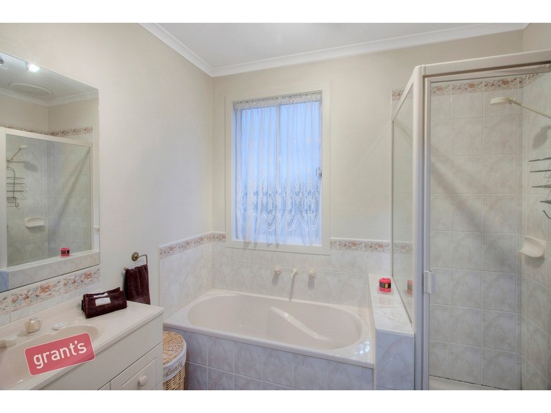 24 Lassiter Court, Narre Warren South VIC 3805