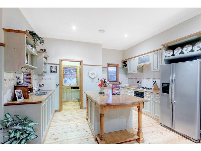 13 Kenny Court, Berwick VIC 3806