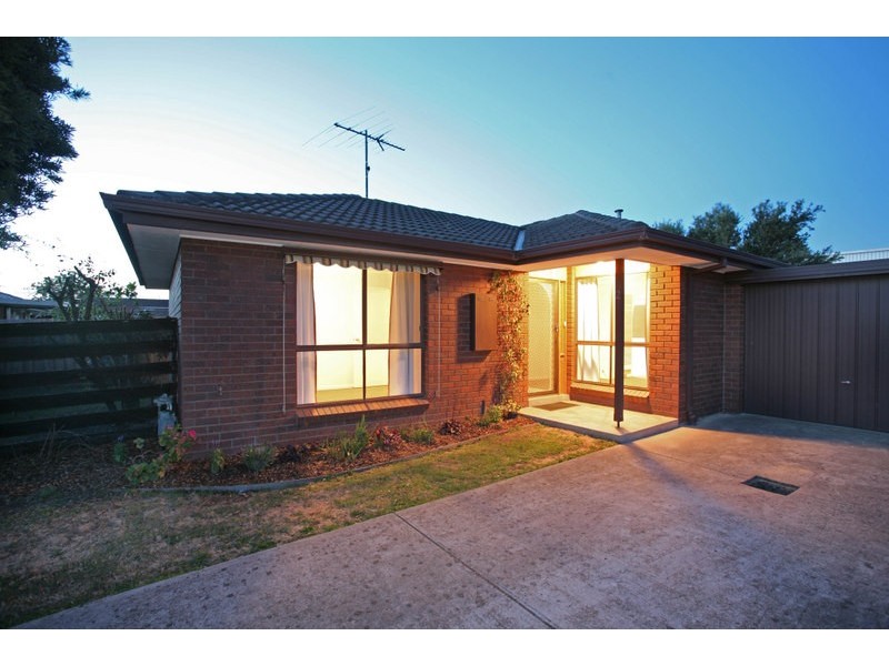 2/22 Mansfield Street, Berwick VIC 3806