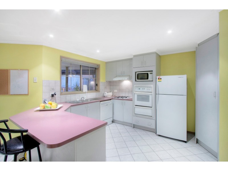 16 Garnet Close, Narre Warren VIC 3805