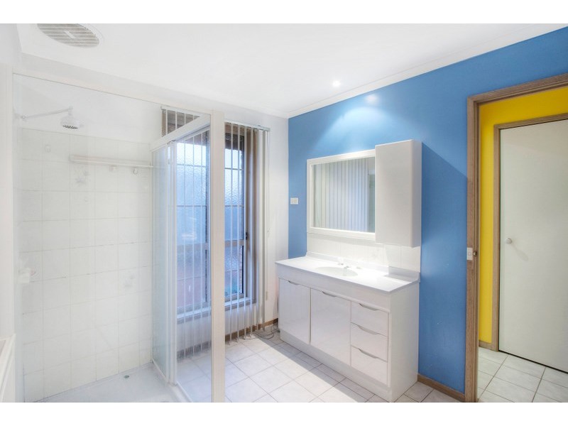 16 Garnet Close, Narre Warren VIC 3805