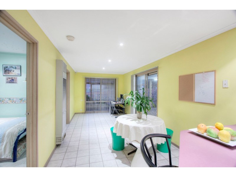 16 Garnet Close, Narre Warren VIC 3805