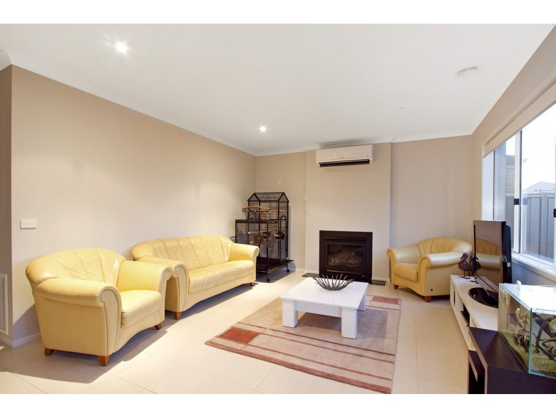 14 Camdolle Close, Pakenham VIC 3810