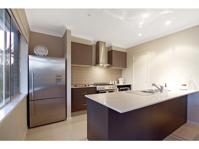 14 Camdolle Close, Pakenham VIC 3810