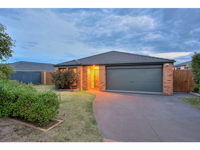 8 Chesil Court, Narre Warren South VIC 3805