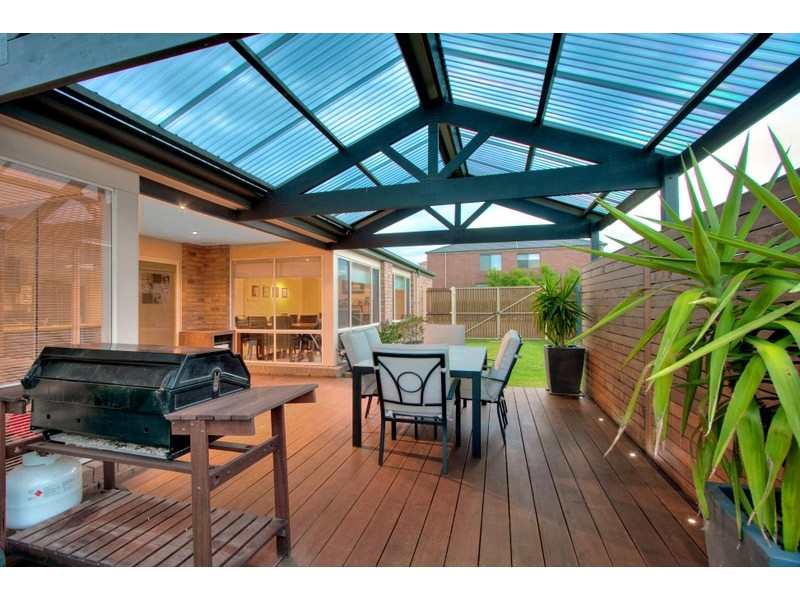 8 Chesil Court, Narre Warren South VIC 3805