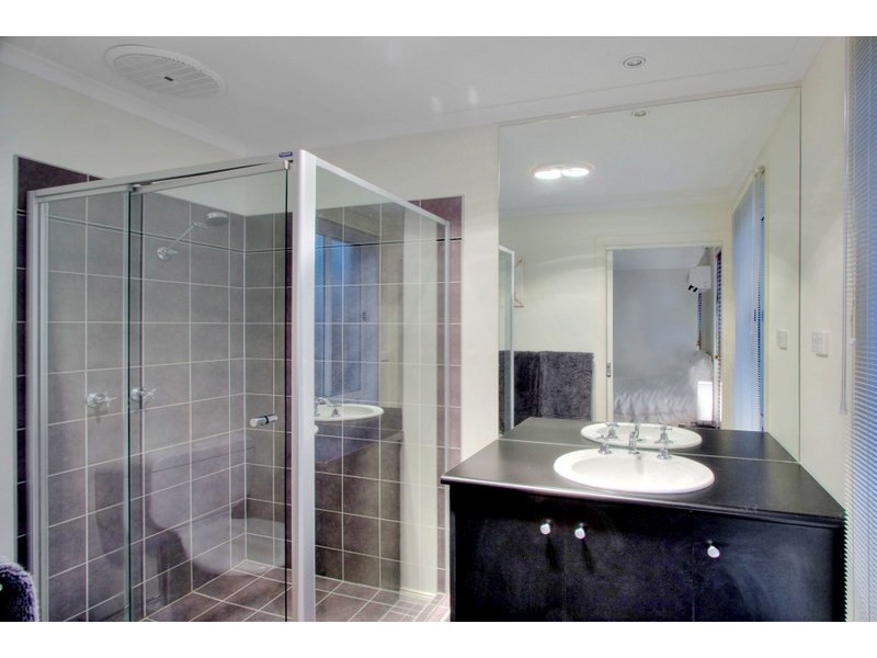 8 Chesil Court, Narre Warren South VIC 3805