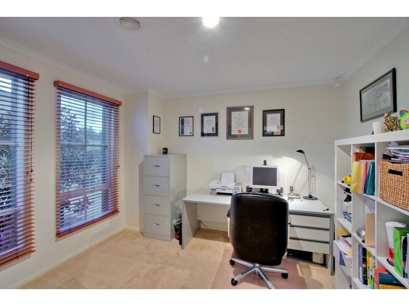 8 Chesil Court, Narre Warren South VIC 3805