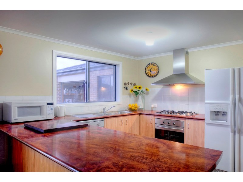 10 Ivory Drive, Pakenham VIC 3810