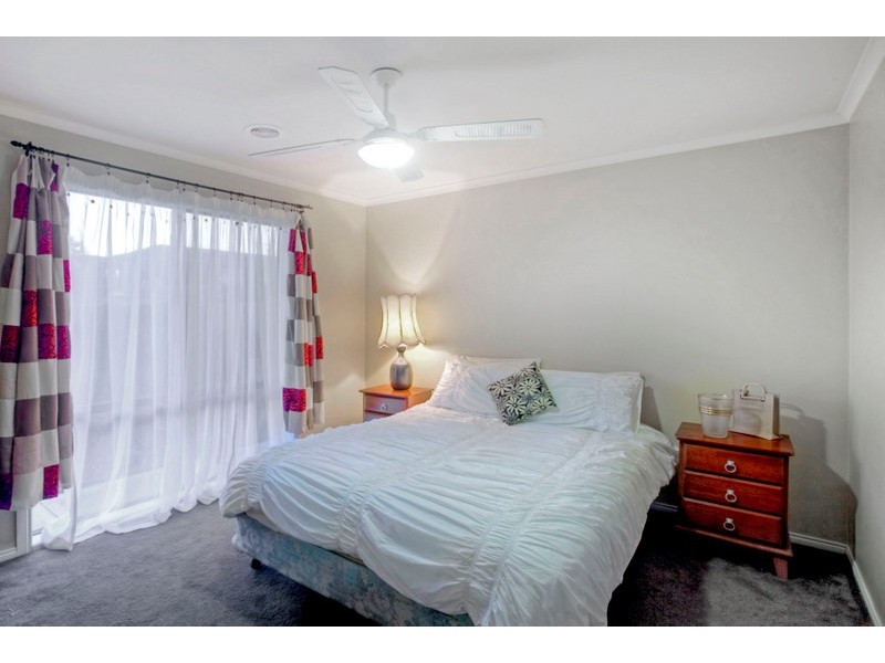 10 Ivory Drive, Pakenham VIC 3810