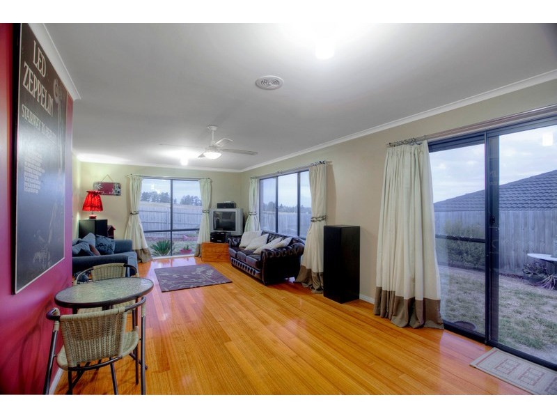 10 Ivory Drive, Pakenham VIC 3810