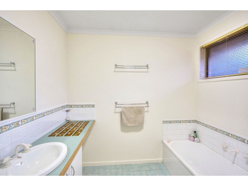 2 Quail Court, Narre Warren South VIC 3805