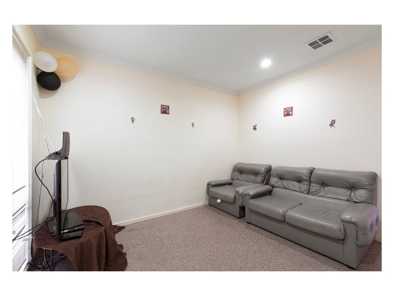 1/2-6 Jerilderie Drive, Berwick VIC 3806