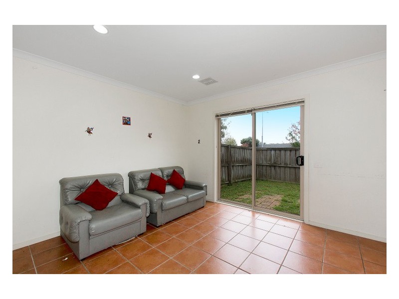 1/2-6 Jerilderie Drive, Berwick VIC 3806