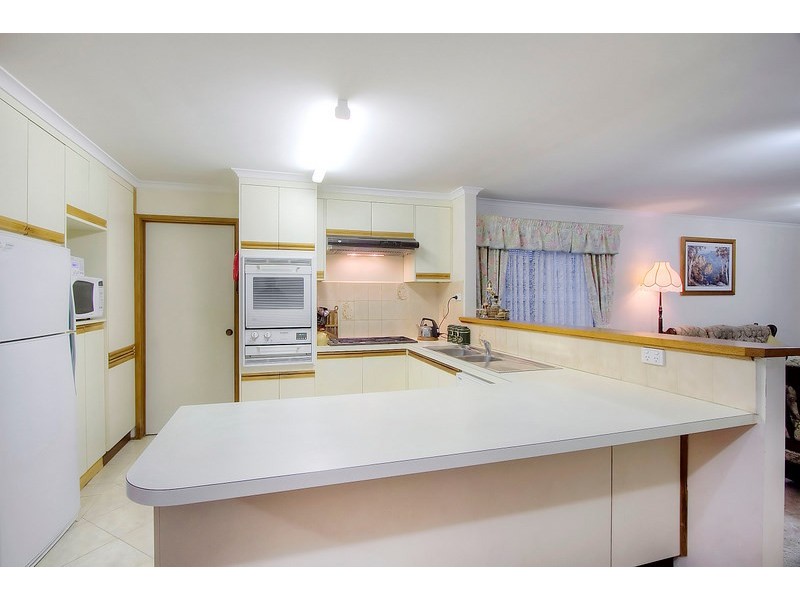 10 Barondi Avenue, Narre Warren VIC 3805