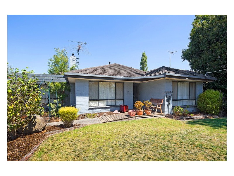 17 Hudson Street, Beaconsfield VIC 3807