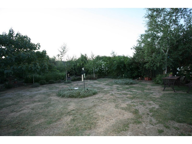 7 Fieldhouse Lane, Berwick VIC 3806