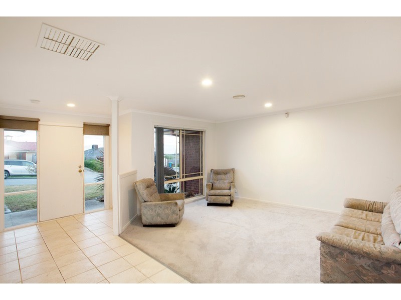 2 Gilbert Place, Berwick VIC 3806