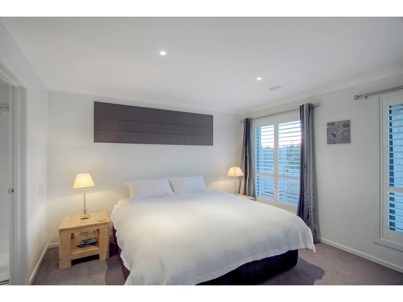 4 Algerd Way, Pakenham VIC 3810