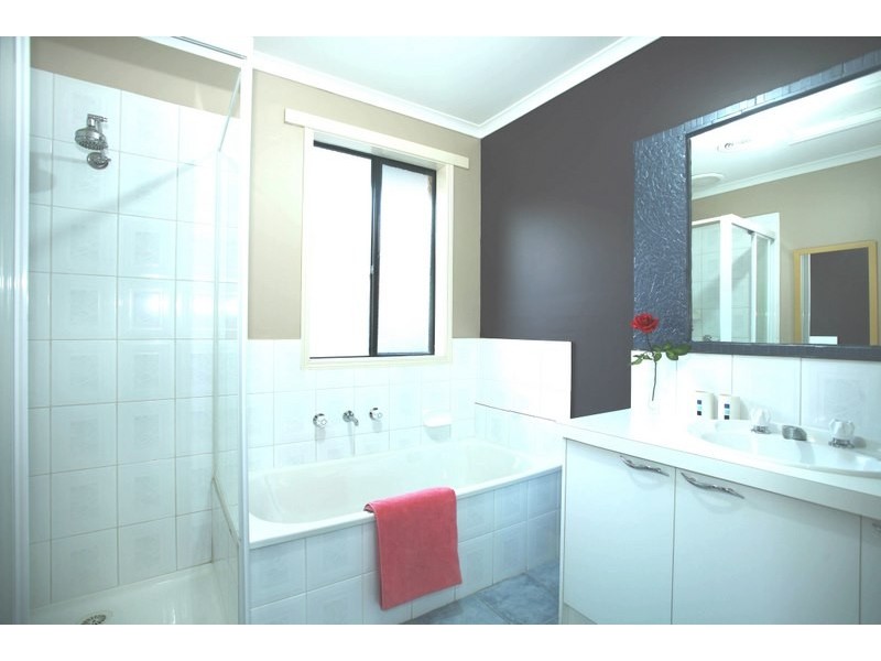 26 Shaftsbury Avenue, Berwick VIC 3806