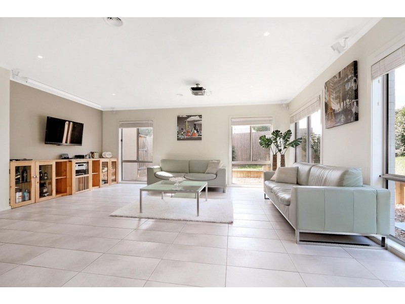 26 Bridgewater Boulevard, Berwick VIC 3806