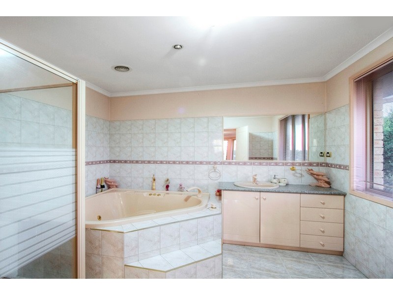 14 Emerson Court, Berwick VIC 3806