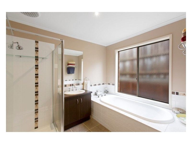 65 Viewgrand Drive, Berwick VIC 3806