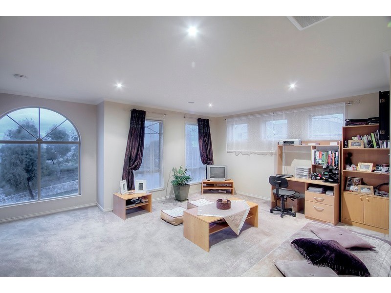 4 Tabak Court, Berwick VIC 3806