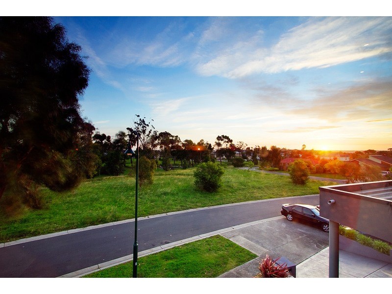 15 Chelsea Crescent, Berwick VIC 3806