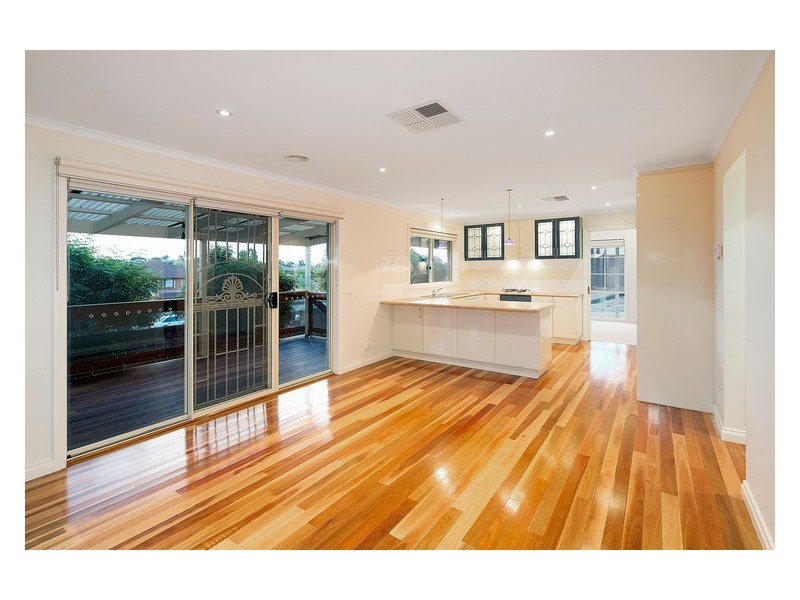 8 Boynton Place, Berwick VIC 3806