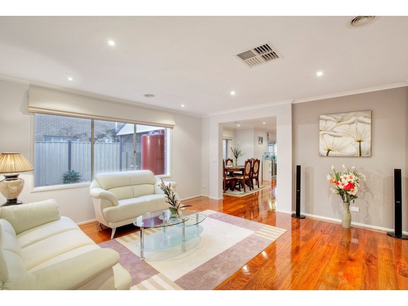 5 Buffalo Court, Berwick VIC 3806