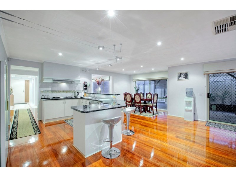 5 Buffalo Court, Berwick VIC 3806