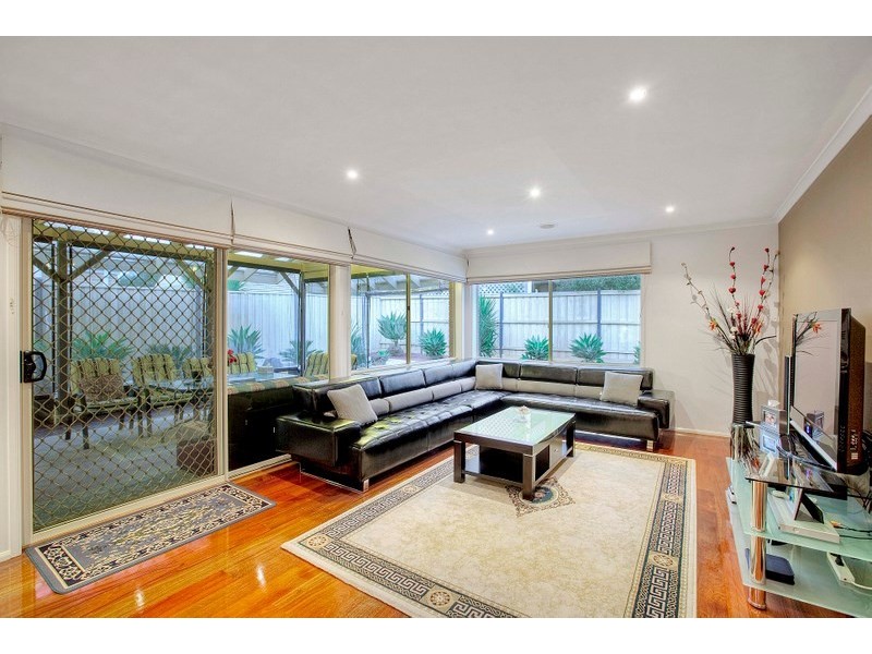 5 Buffalo Court, Berwick VIC 3806