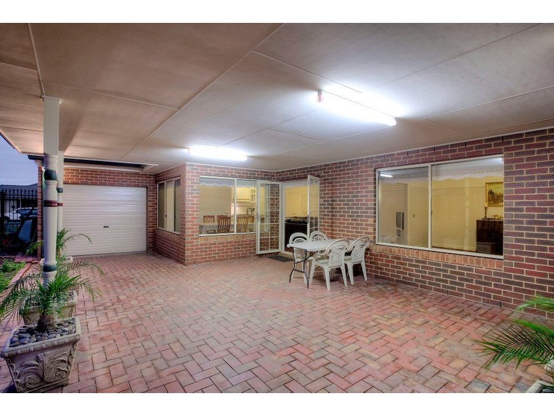 14 Grand Manor Drive, Berwick VIC 3806
