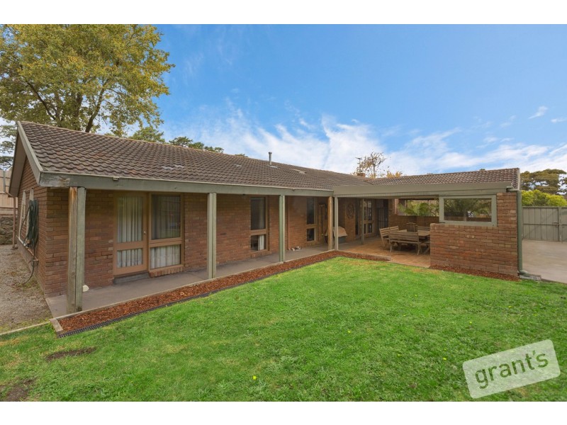 4 Ridge Road, Berwick VIC 3806