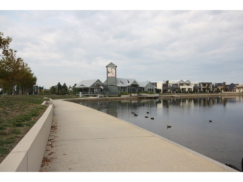 Lot 323 Griffith Mews, Pakenham VIC 3810