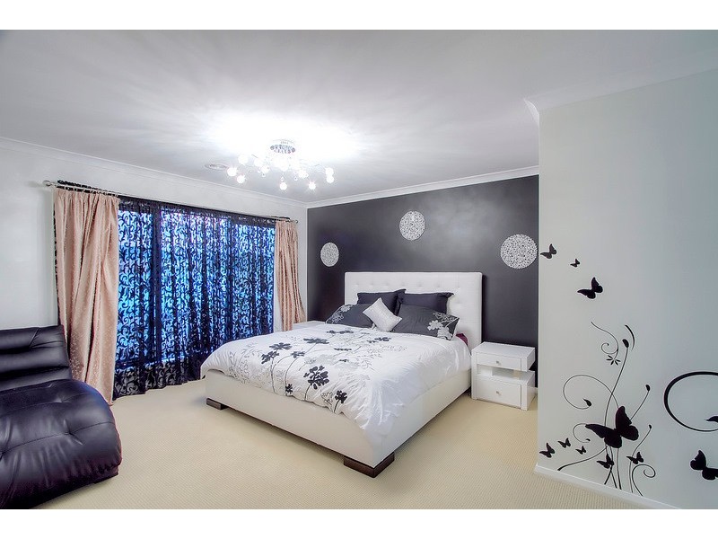 9 Wallagra Court, Narre Warren South VIC 3805