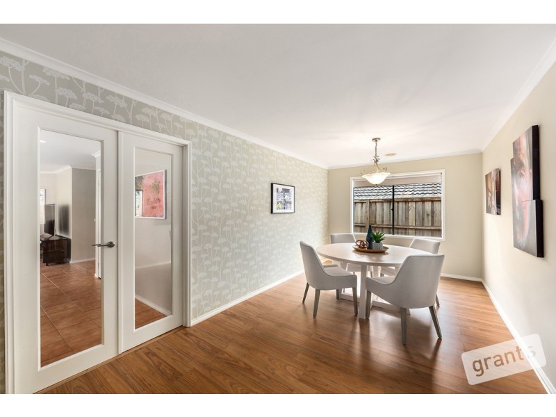 33 Edgbaston Circuit, Berwick VIC 3806