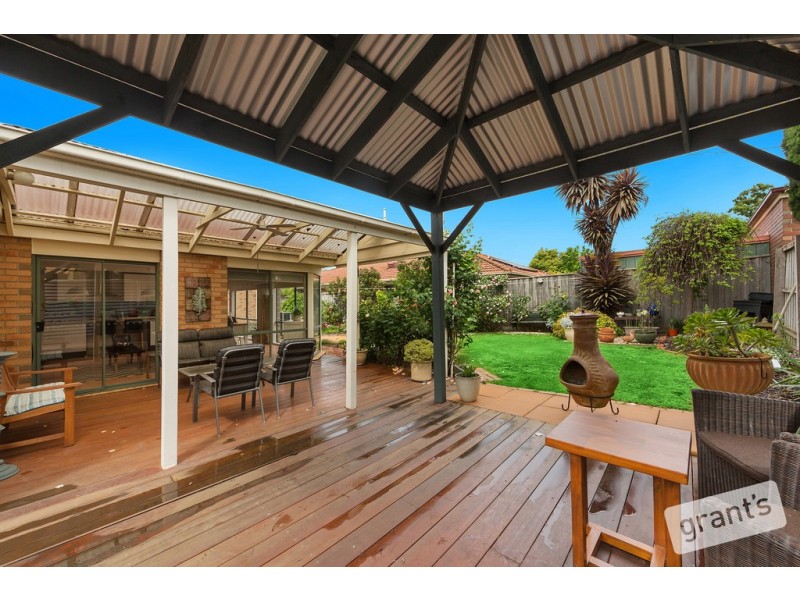 33 Edgbaston Circuit, Berwick VIC 3806