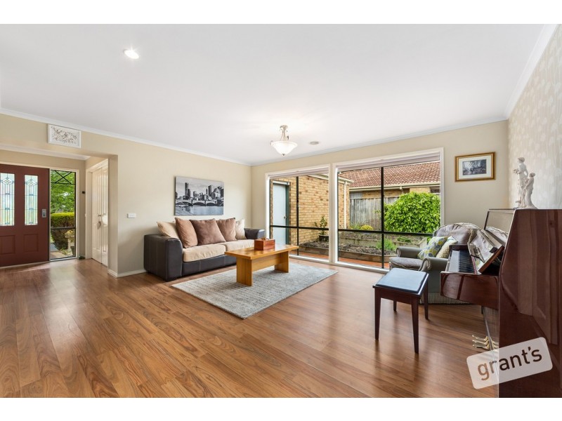 33 Edgbaston Circuit, Berwick VIC 3806