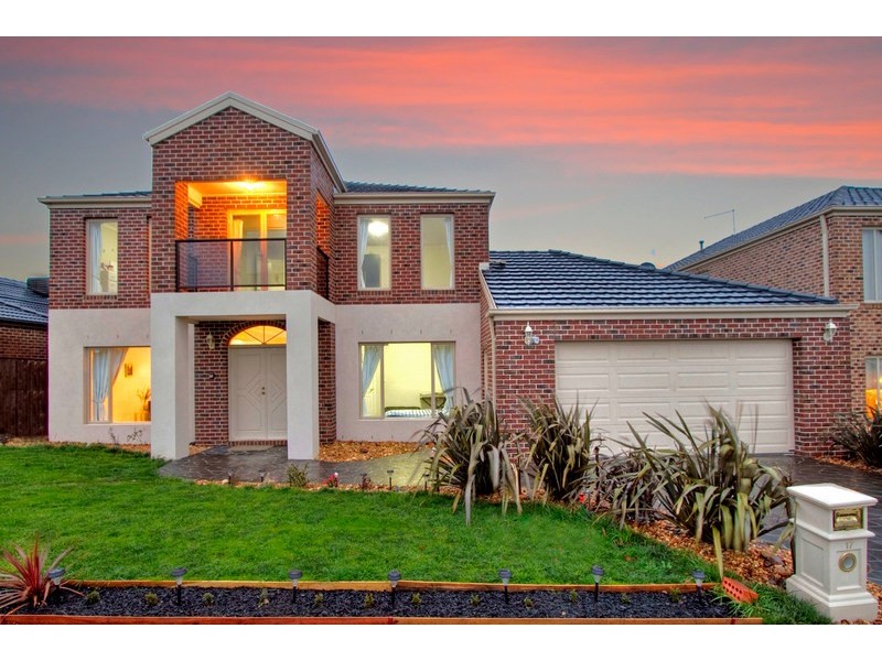 17 Lincoln Avenue, Berwick VIC 3806