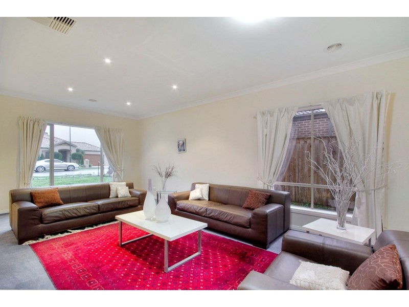 17 Lincoln Avenue, Berwick VIC 3806